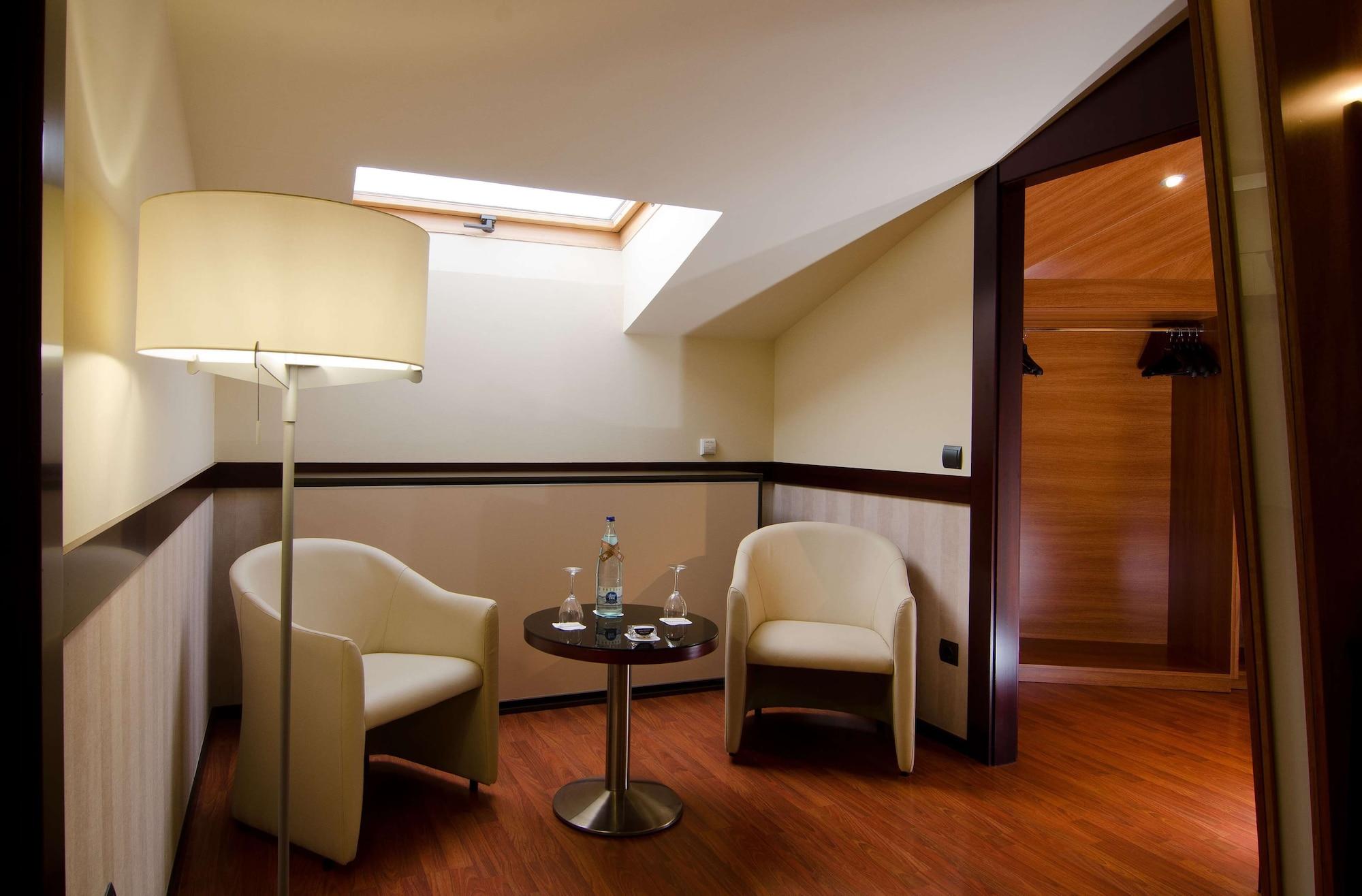 Catalonia El Pilar Hotel Zaragoza Ngoại thất bức ảnh