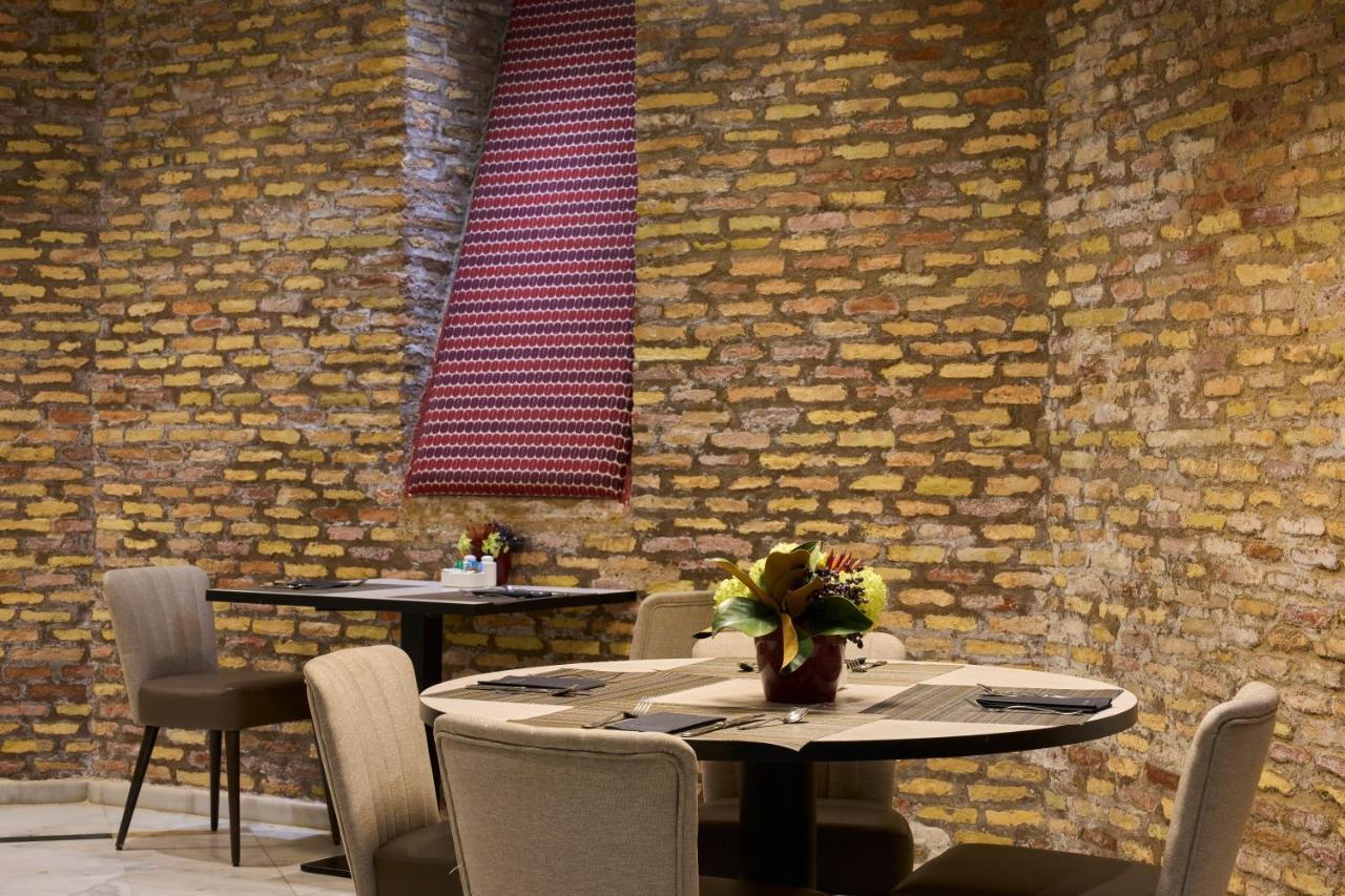 Catalonia El Pilar Hotel Zaragoza Ngoại thất bức ảnh